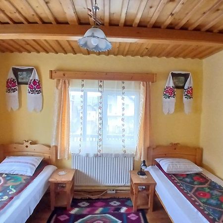 Отель Casa Muntean Ваду-Изей Экстерьер фото